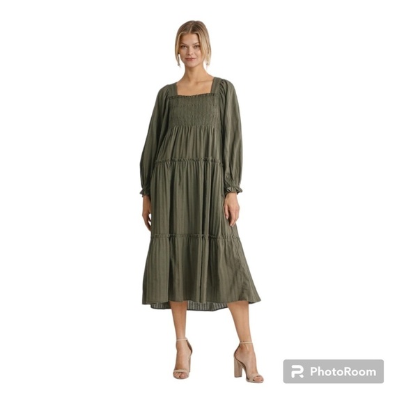 Umgee Dresses & Skirts - Umgee Long Sleeve Square Neckline Smocked Peasant Midi Dress. NWT
